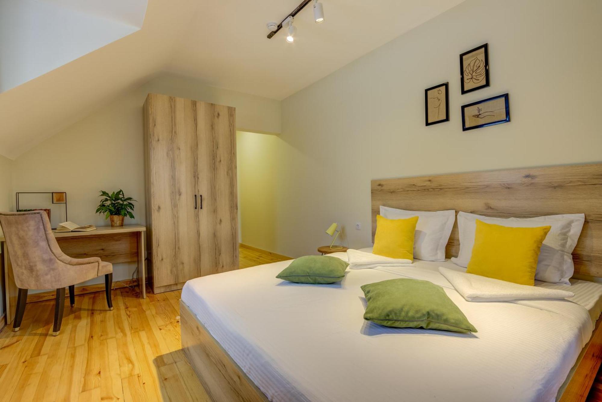 People Guest House Bischkek Exterior foto