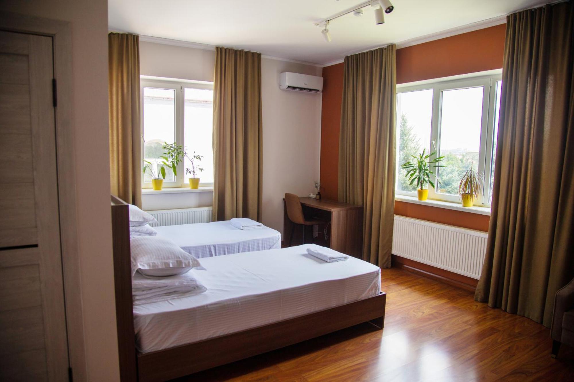 People Guest House Bischkek Exterior foto