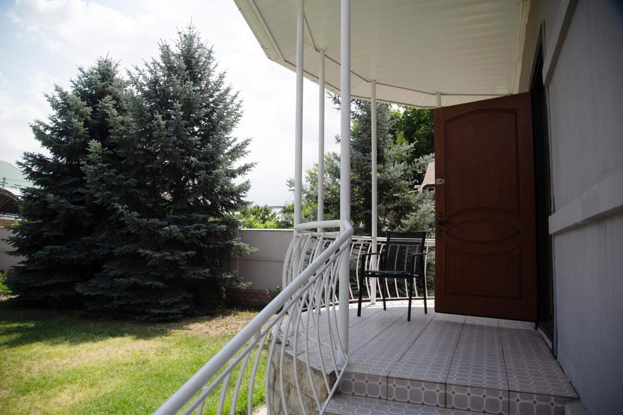 People Guest House Bischkek Exterior foto
