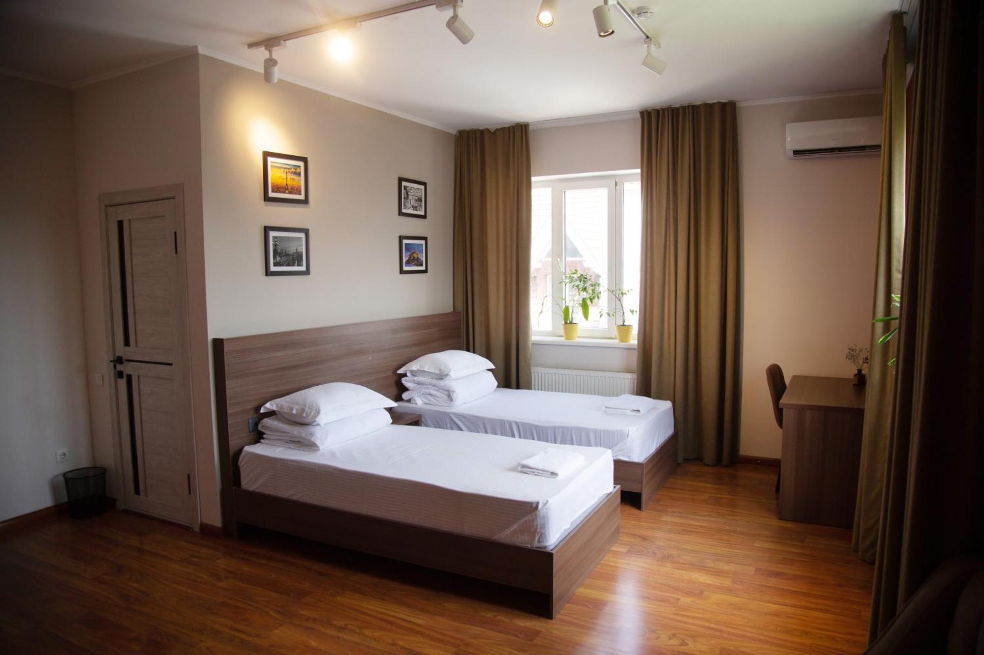 People Guest House Bischkek Exterior foto