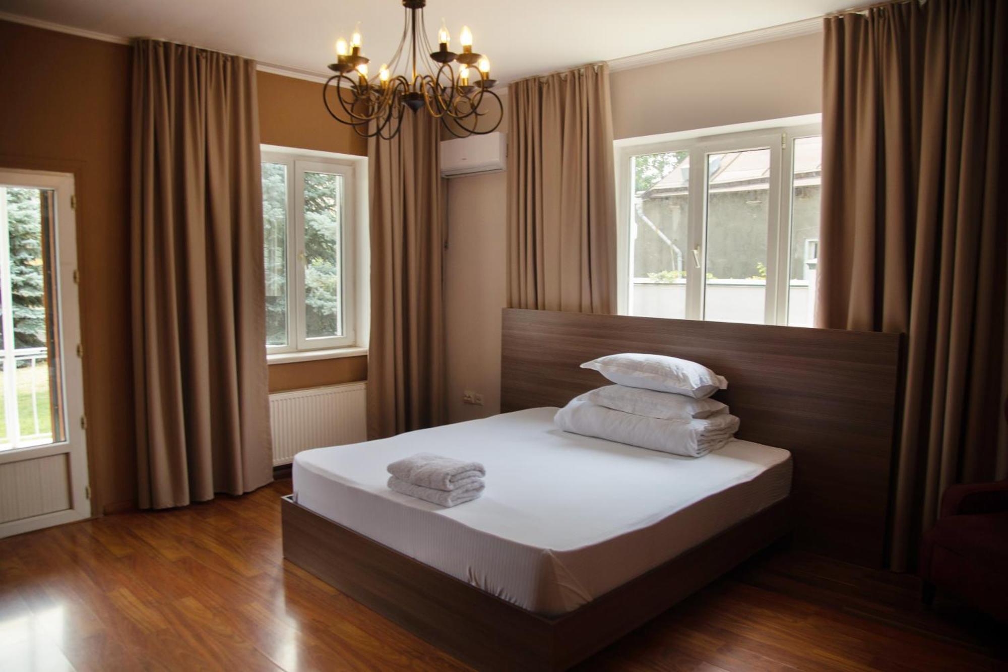 People Guest House Bischkek Exterior foto