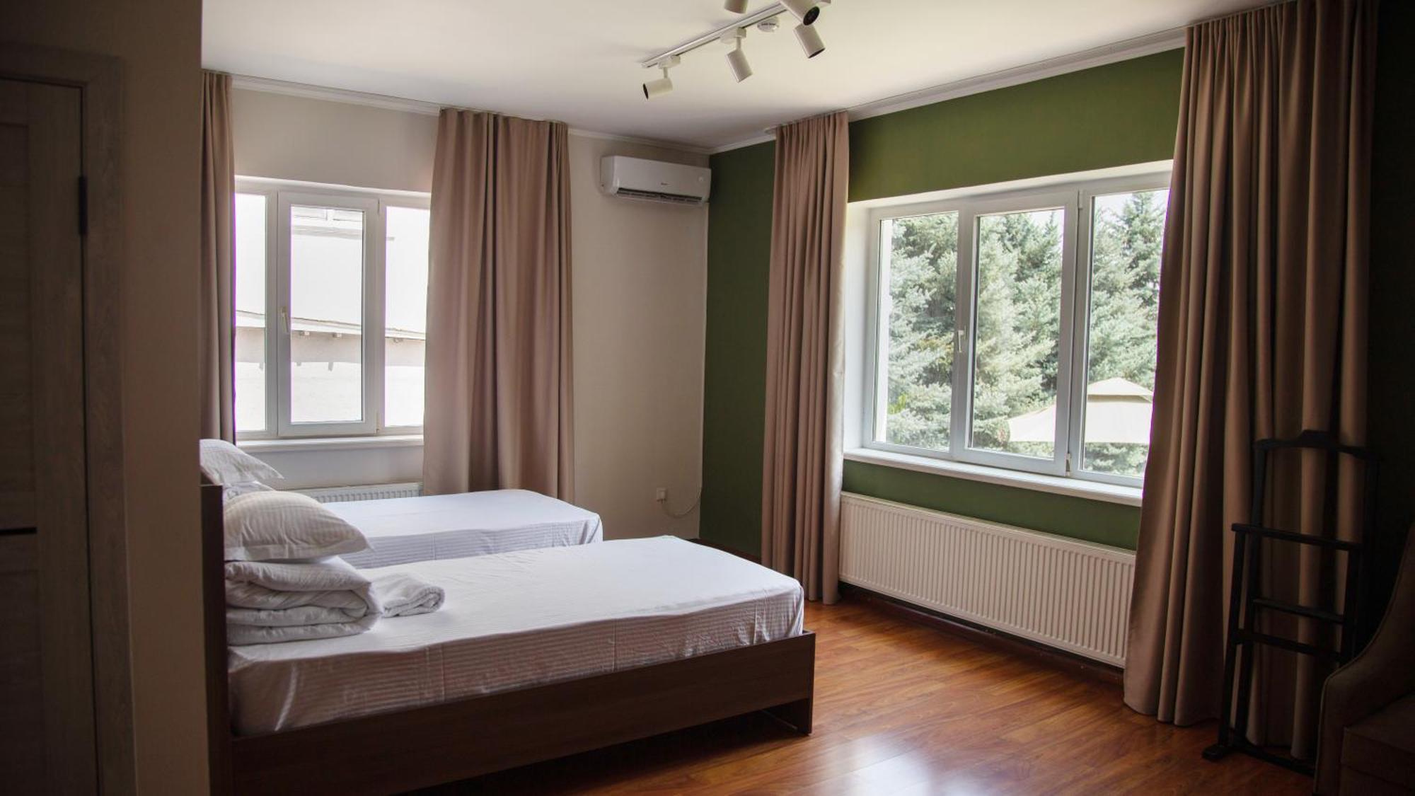 People Guest House Bischkek Exterior foto