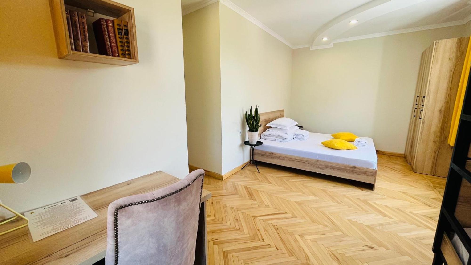 People Guest House Bischkek Exterior foto